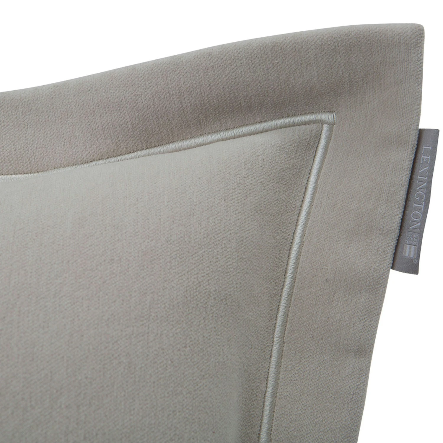 Lexington Hotel Velvet Embroidery Kissenbezug 50x50 Cm, Beige 4 Lexington Hotel Velvet Embroidery Kissenbezug 50x50 Cm, Beige – Bild 2