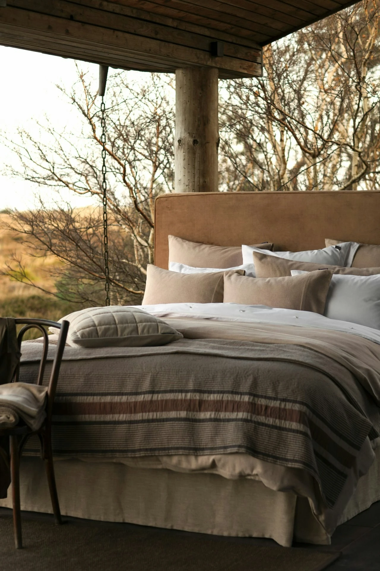 Lexington Side Striped Soft Quilted Cotton Tagesdecke 260x240 Cm, Beige 4 Lexington Side Striped Soft Quilted Cotton Tagesdecke 260x240 Cm, Beige – Bild 2