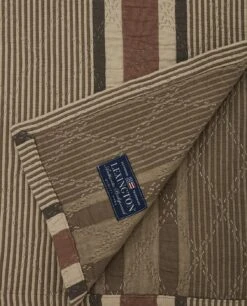 Lexington Side Striped Soft Quilted Cotton Tagesdecke 260x240 Cm, Beige 7 Lexington Side Striped Soft Quilted Cotton Tagesdecke 260x240 Cm, Beige -Lexington lexington side striped soft quilted cot bedspread bg 160x240 5